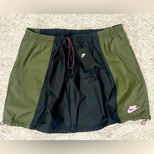 Nike Golf NWT nylon golf skirt XXL